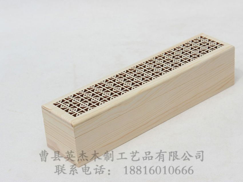點擊查看詳細信息<br>標題：松木鏤空高檔木盒 閱讀次數(shù)：1435