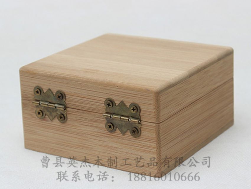 點(diǎn)擊查看詳細(xì)信息<br>標(biāo)題：原木色竹木木盒 閱讀次數(shù)：1242