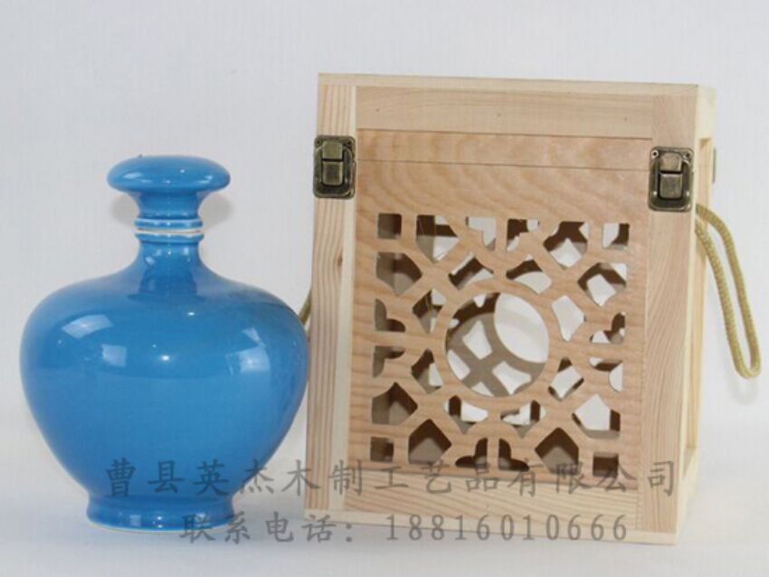 點擊查看詳細信息<br>標題：木制白酒盒 閱讀次數(shù)：1416