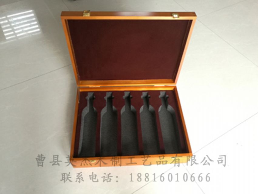 點(diǎn)擊查看詳細(xì)信息<br>標(biāo)題：木制紅酒盒 閱讀次數(shù)：1276