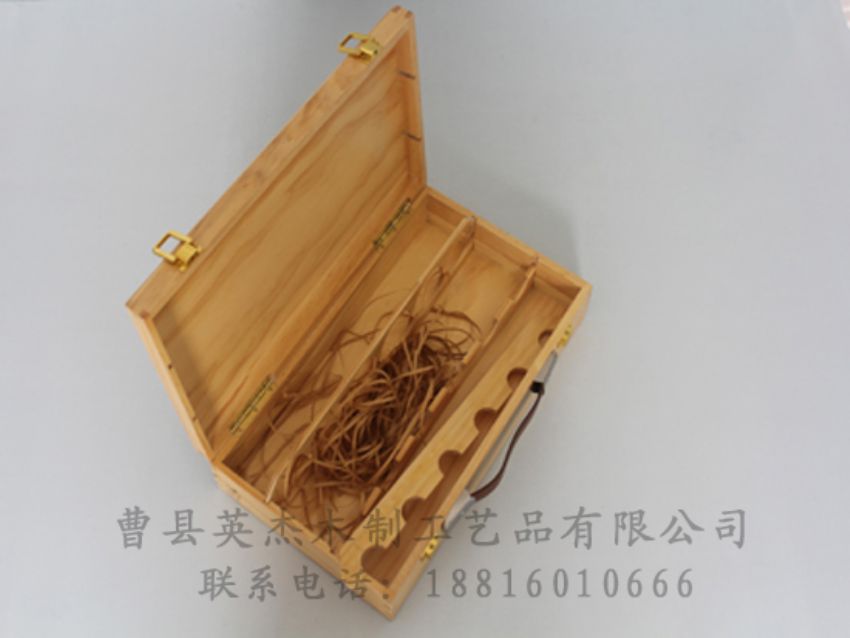 點(diǎn)擊查看詳細(xì)信息<br>標(biāo)題：木制紅酒盒 閱讀次數(shù)：1205